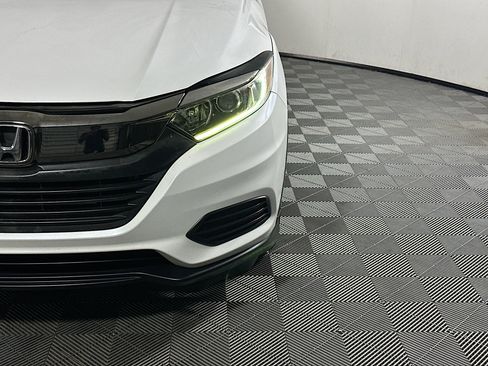 Used 2019 Honda HR-V LX image 9