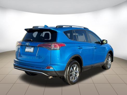 Used 2018 Toyota RAV4 XLE image 7