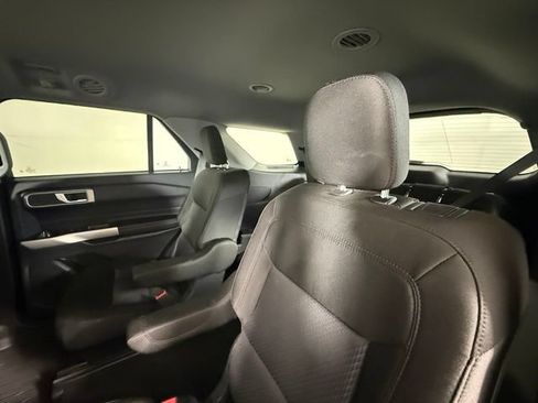 Used 2022 Ford Explorer XLT RWD image 26