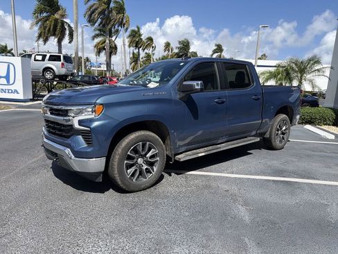 Used 2024 Chevrolet Silverado 1500 LT AWD/4WD image 4
