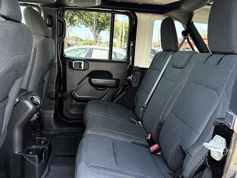 Used 2025 Jeep Wrangler Unlimited Sport AWD/4WD image 10