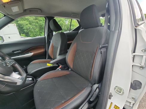 Used 2020 Nissan Kicks SR FWD image 18