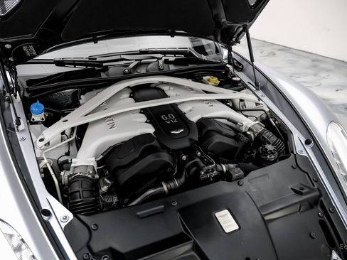 Used 2014 Aston Martin Vanquish Coupe image 58