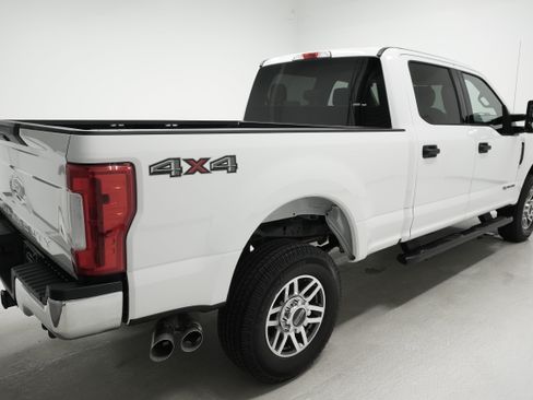 Used 2018 Ford F250 XLT AWD/4WD image 3