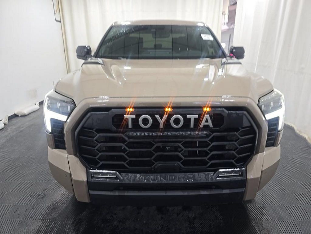 Used 2025 Toyota Tundra Limited AWD/4WD image 3