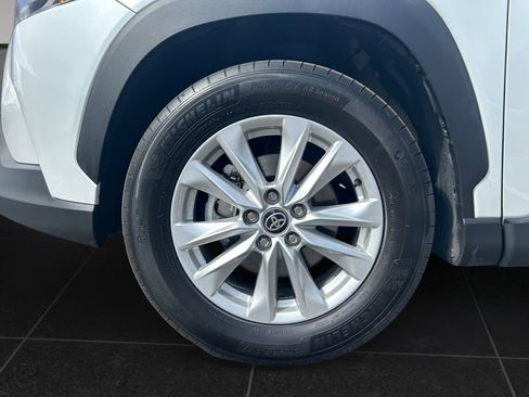 Used 2023 Toyota Corolla Cross LE AWD/4WD image 9