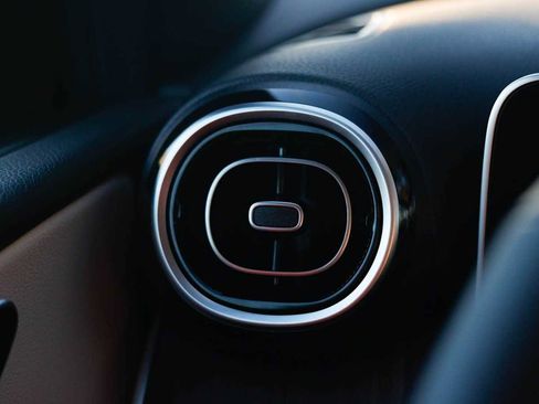 Used 2026 Mercedes-Benz GLC 300 4MATIC image 8