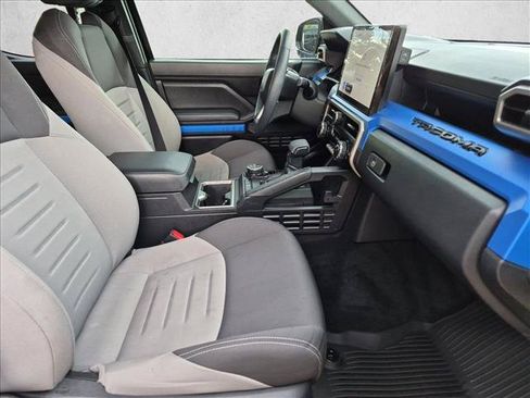 Used 2025 Toyota Tacoma TRD Off-Road AWD/4WD image 19
