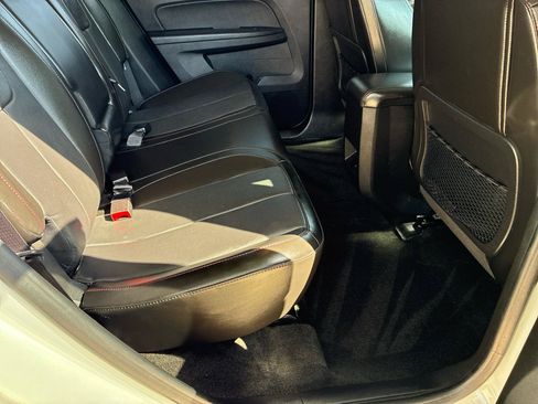 Used 2017 Chevrolet Equinox Premier w/ Enhanced Convenience Package FWD image 35