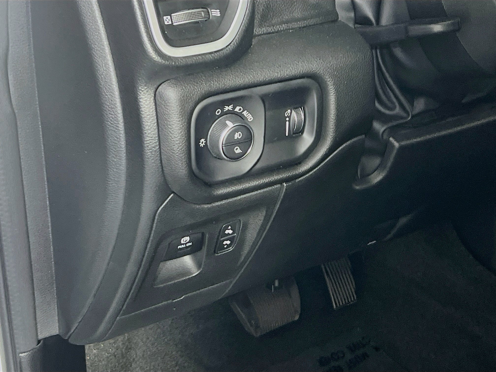 Used 2023 RAM 1500 Big Horn AWD/4WD image 10