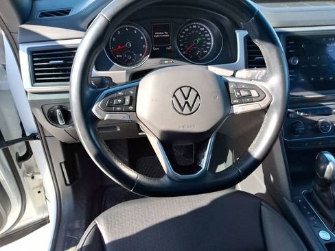 Used 2020 Volkswagen Atlas Cross Sport SE image 13