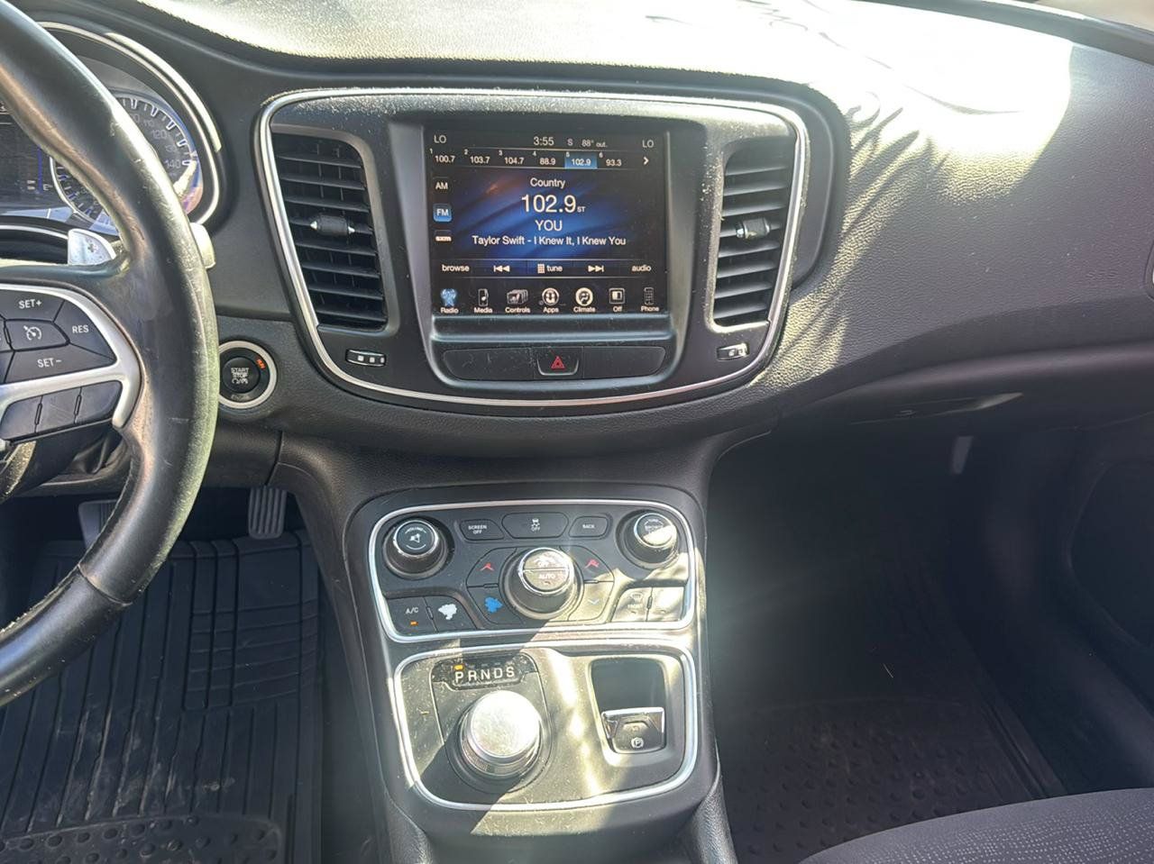 Used 2016 Chrysler 200 Limited w/ Anniversary Edition FWD image 10