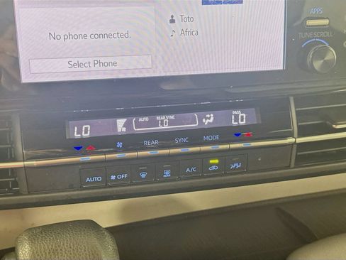 Certified 2022 Toyota Sienna LE FWD image 14