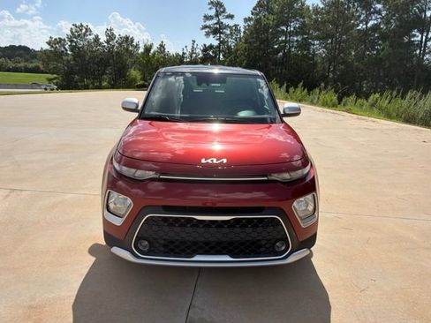 Used 2022 Kia Soul LX FWD image 2