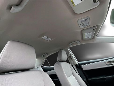 Used 2015 Toyota Corolla LE image 22