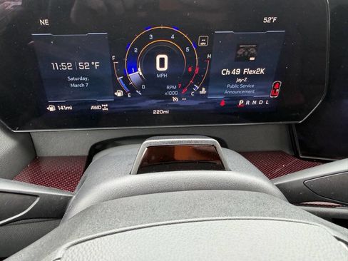 Used 2026 Chevrolet Traverse RS image 25