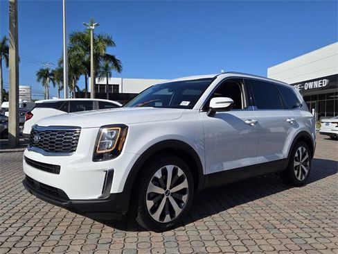 Used 2021 Kia Telluride EX w/ EX Premium Package image 3