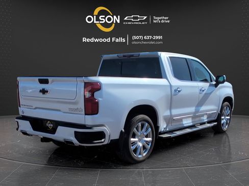 Used 2024 Chevrolet Silverado 1500 High Country w/ High Country Premium Package AWD/4WD image 5