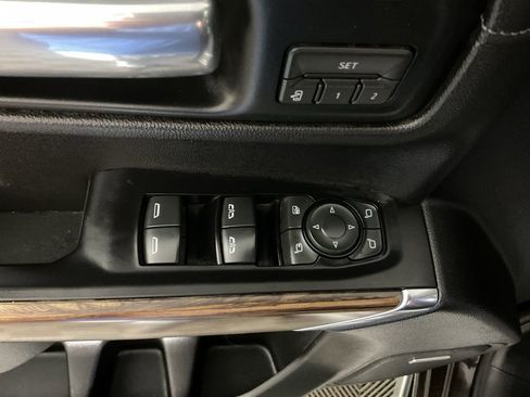 Used 2019 Chevrolet Silverado 1500 High Country w/ Technology Package AWD/4WD image 20
