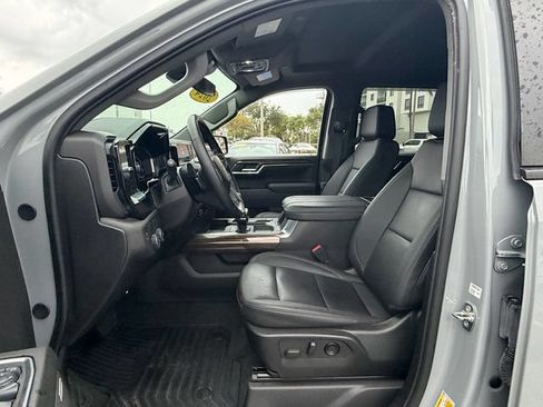 Used 2024 Chevrolet Silverado 1500 RST w/ Convenience Package II RWD image 9