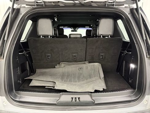 Used 2020 Ford Expedition XLT w/ Equipment Group 201A AWD/4WD image 25