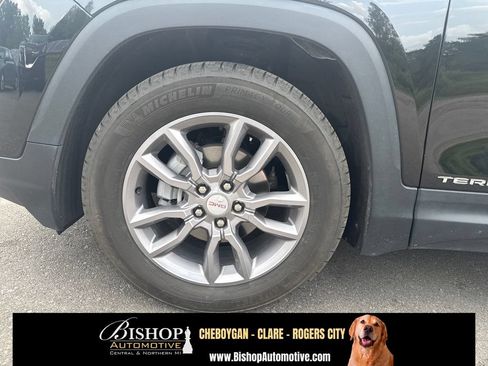 Used 2023 GMC Terrain SLT FWD image 17