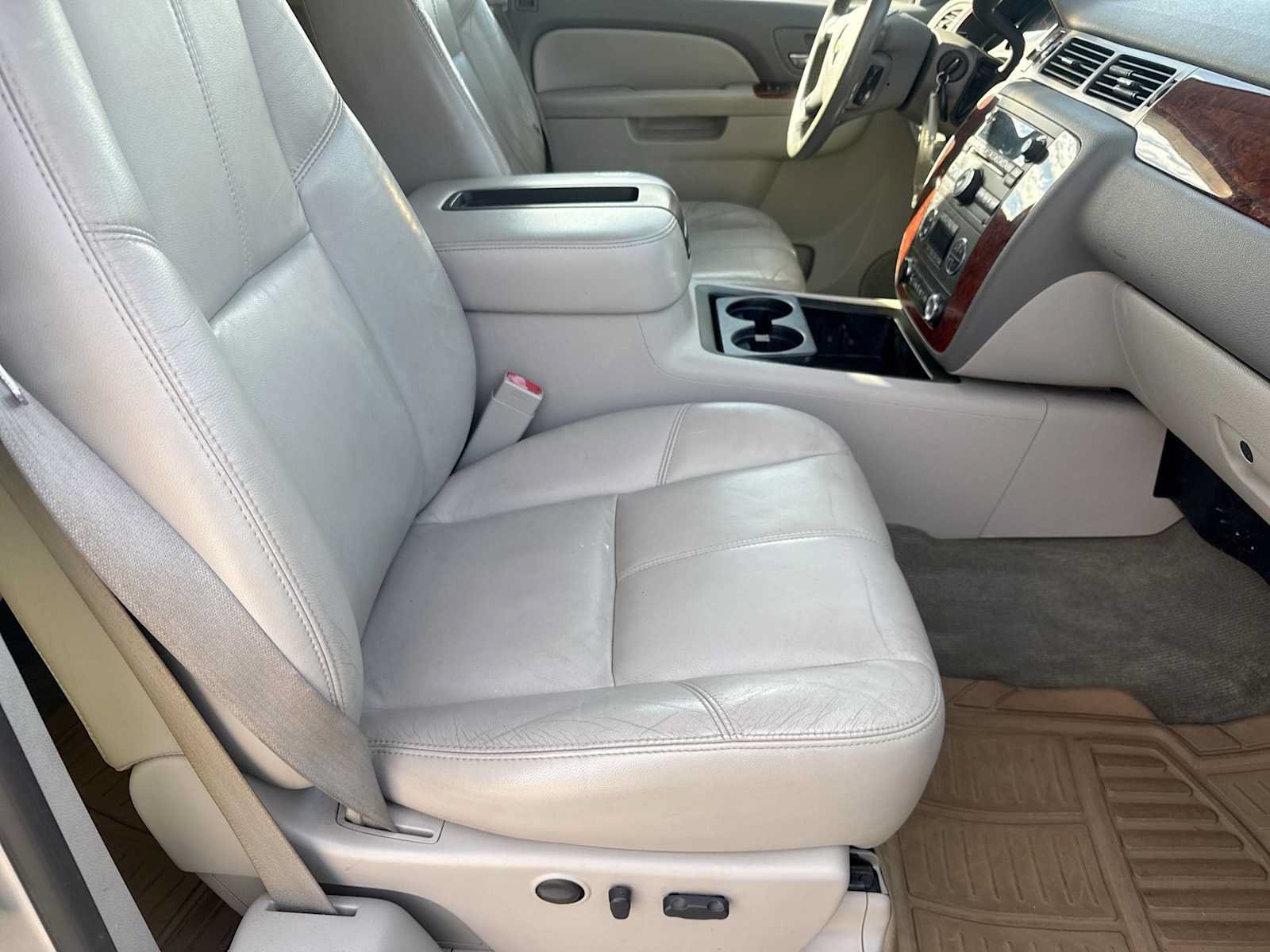Used 2011 Chevrolet Silverado 2500 LTZ w/ LTZ Plus Package AWD/4WD image 20