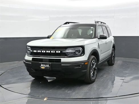 Used 2024 Ford Bronco Sport Outer Banks w/ Tech Package image 2