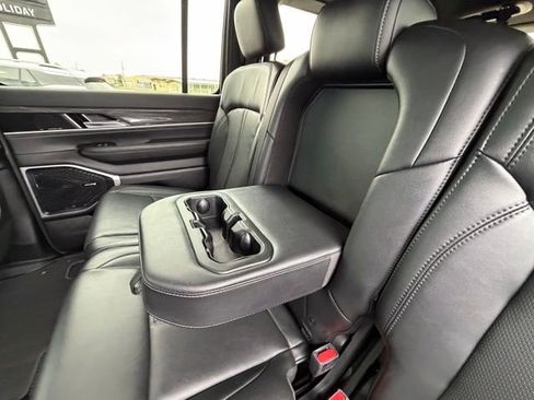 Used 2022 Jeep Wagoneer Series II w/ Premium Group I image 28