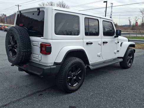 Used 2022 Jeep Wrangler Unlimited Sahara image 10