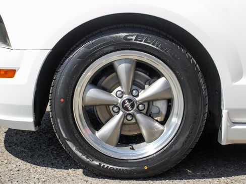 Used 2006 Ford Mustang Premium image 28