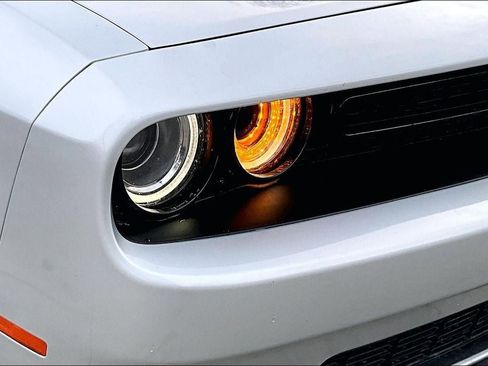 Used 2022 Dodge Challenger SXT w/ Driver Convenience Group image 28