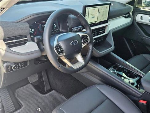 New 2026 Ford Explorer Active w/ Active Comfort Package image 3