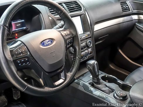 Used 2018 Ford Explorer XLT w/ Equipment Group 202A image 15