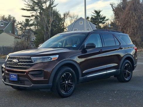 Certified 2020 Ford Explorer XLT w/ Comfort Package image 3