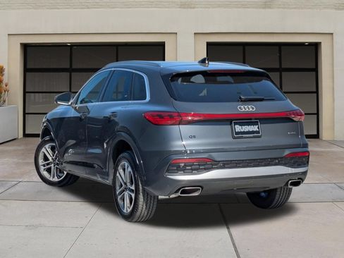 Used 2025 Audi Q5 Premium w/ Convenience Package AWD/4WD image 2