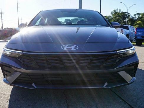Used 2024 Hyundai Elantra SEL w/ Convenience Package image 8