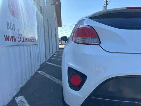Used 2015 Hyundai Veloster Turbo image 11