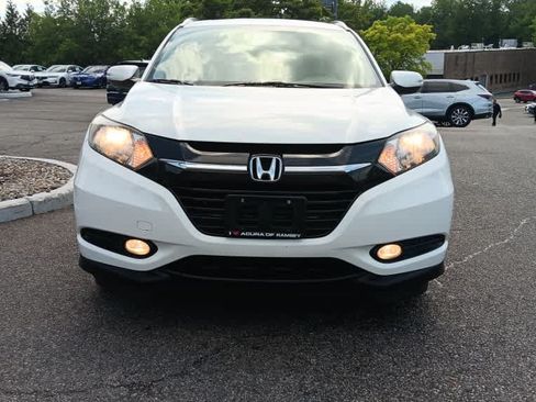 Used 2018 Honda HR-V EX-L image 8