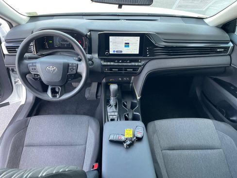 Used 2026 Toyota Camry LE FWD image 20