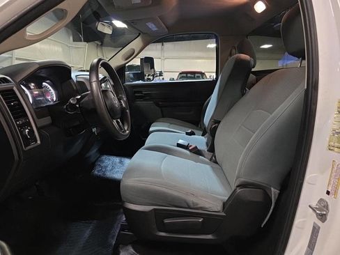 Used 2018 RAM 5500 Tradesman image 8