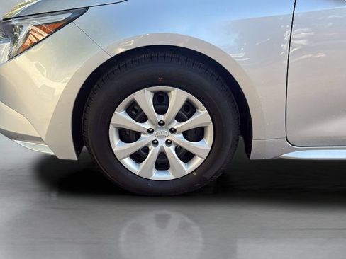Used 2025 Toyota Corolla LE FWD image 10