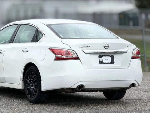 Used 2015 Nissan Altima 2.5 S w/ Power Driver Seat Package image 16