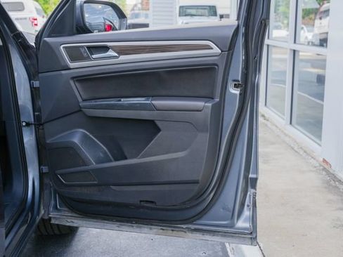Used 2021 Volkswagen Atlas SE w/ Towing Package AWD/4WD image 28