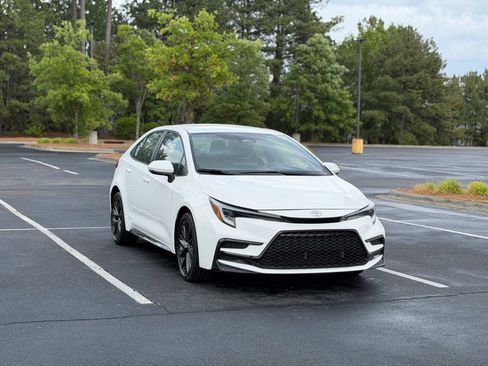 Used 2023 Toyota Corolla SE FWD image 1