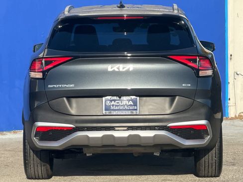 Used 2025 Kia Sportage EX image 4