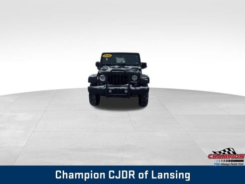 Used 2016 Jeep Wrangler Unlimited Rubicon w/ Connectivity Group image 9