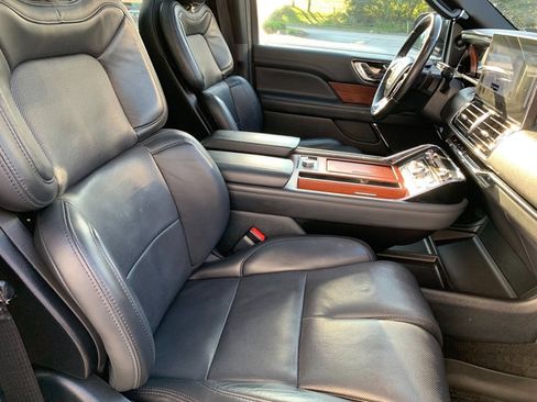 Used 2023 Lincoln Navigator L Reserve AWD/4WD image 12