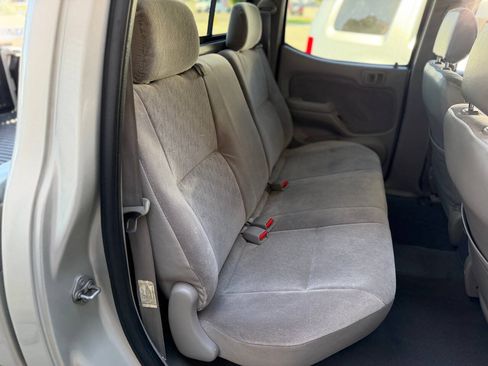 Used 2002 Toyota Tacoma PreRunner RWD image 18