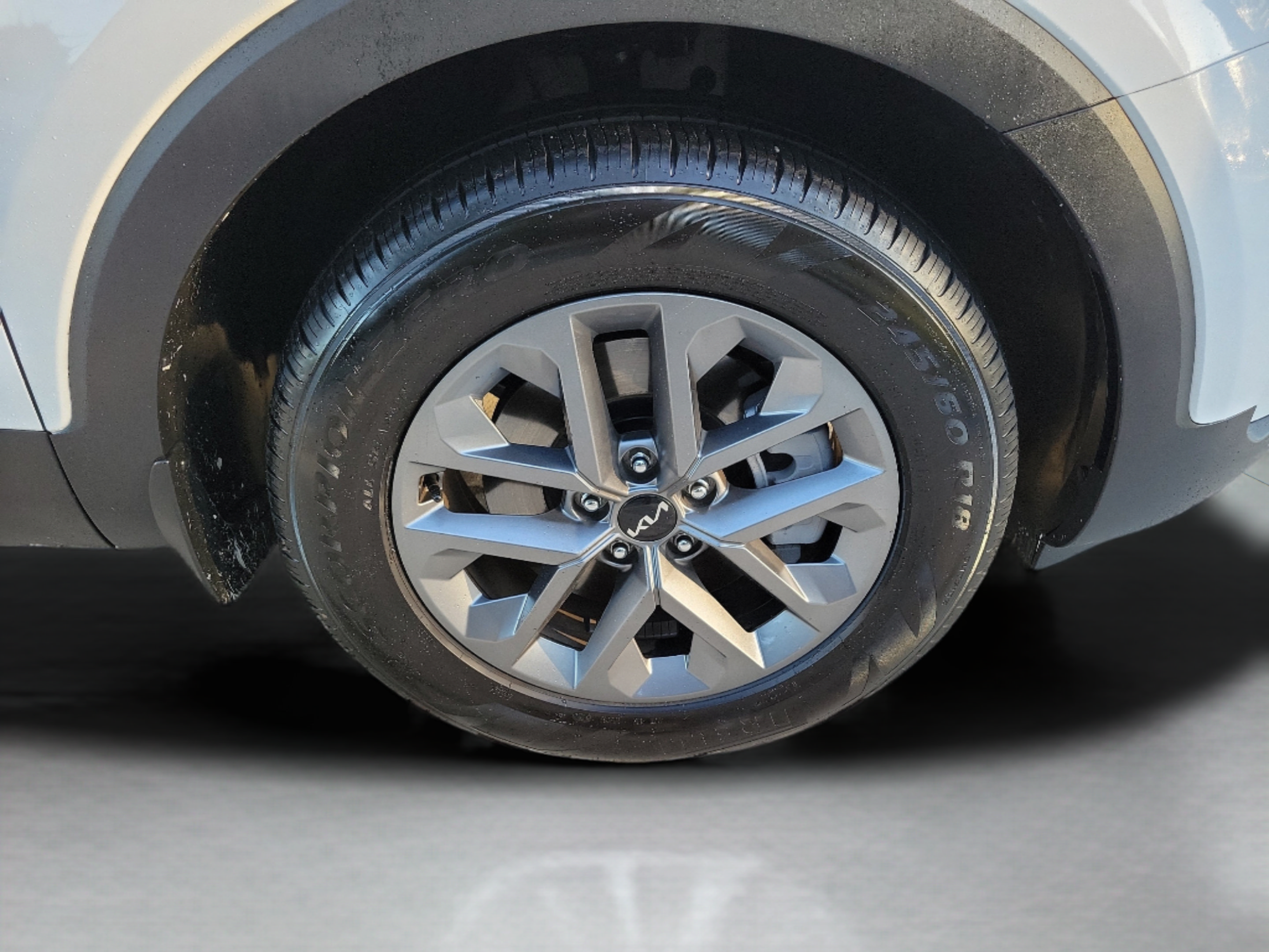 Certified 2025 Kia Telluride LX FWD image 29